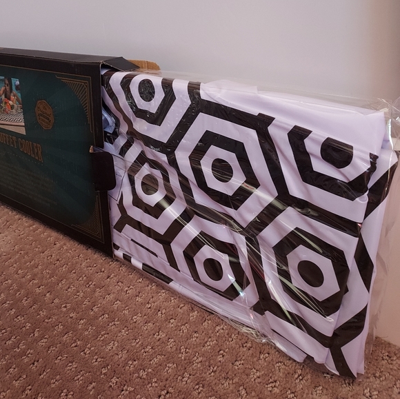 🎈2/ $10 Inflatable Buffet Cooler - Picture 4 of 4